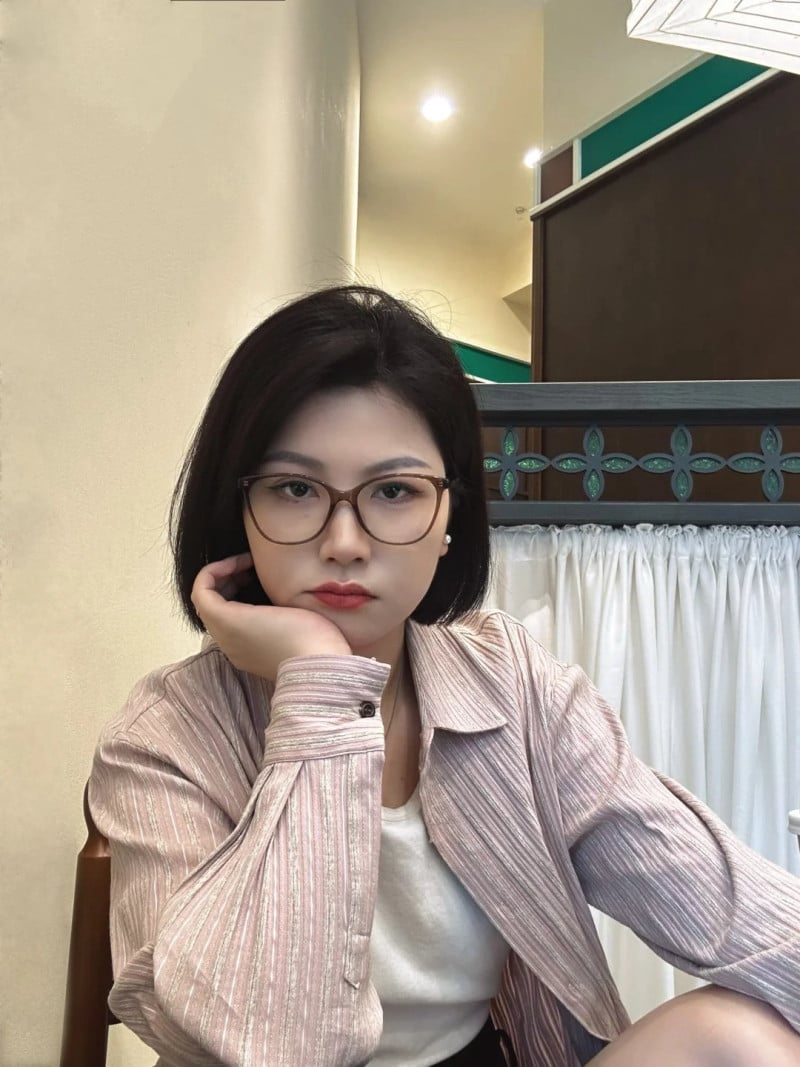 mặt to đeo kính gì