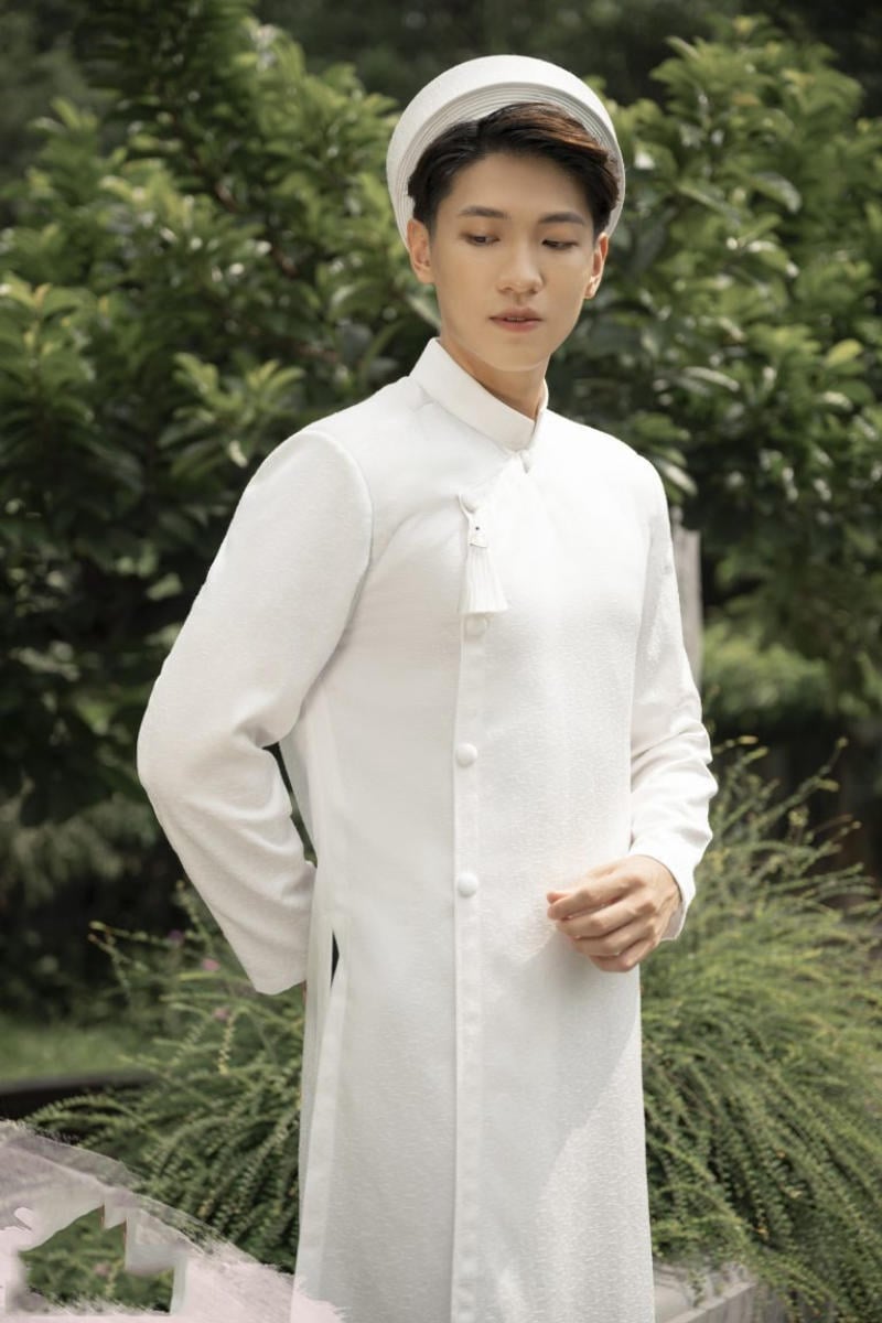 Áo Dài Lụa Trắng Cổ Trụ