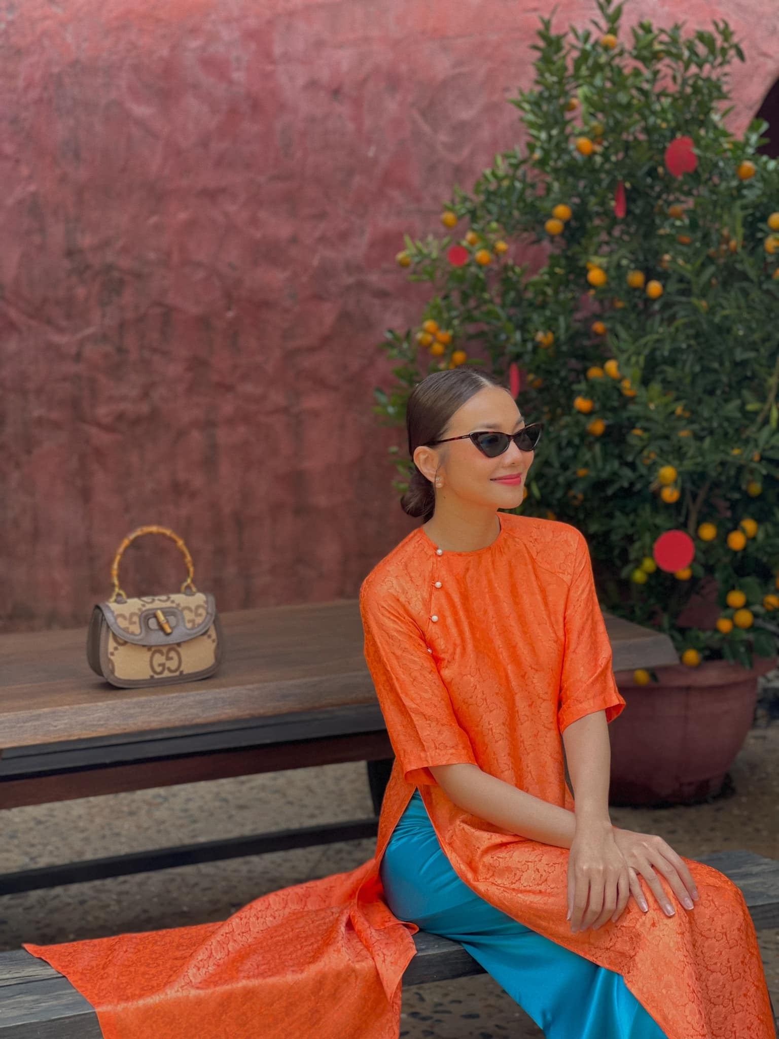 màu cam mặc với màu gì thì đẹp