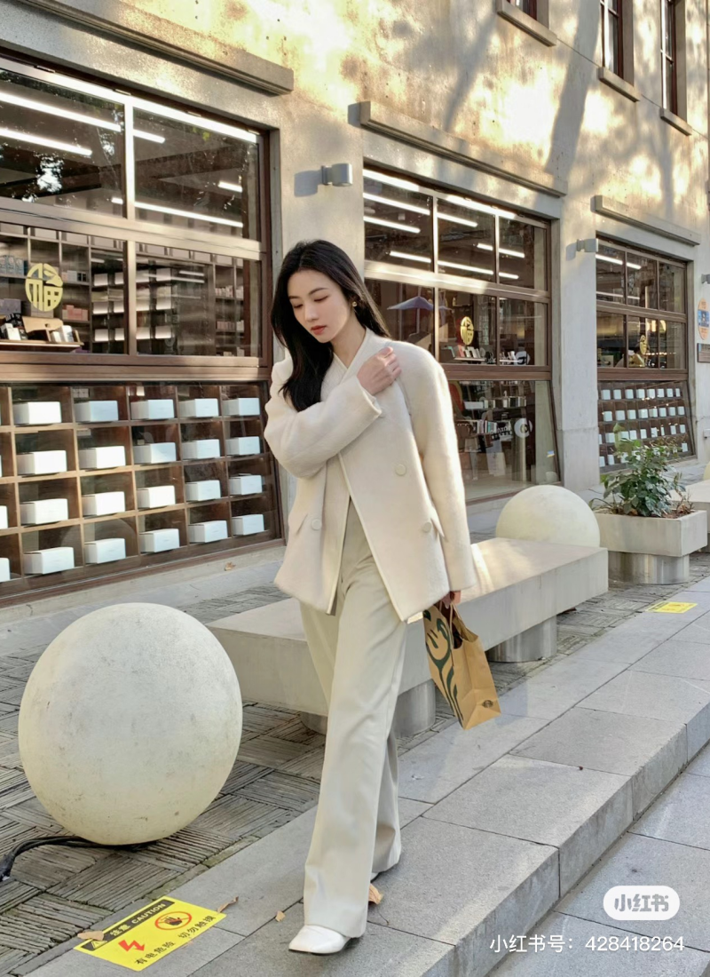 cách phối đồ màu ivory đẹp