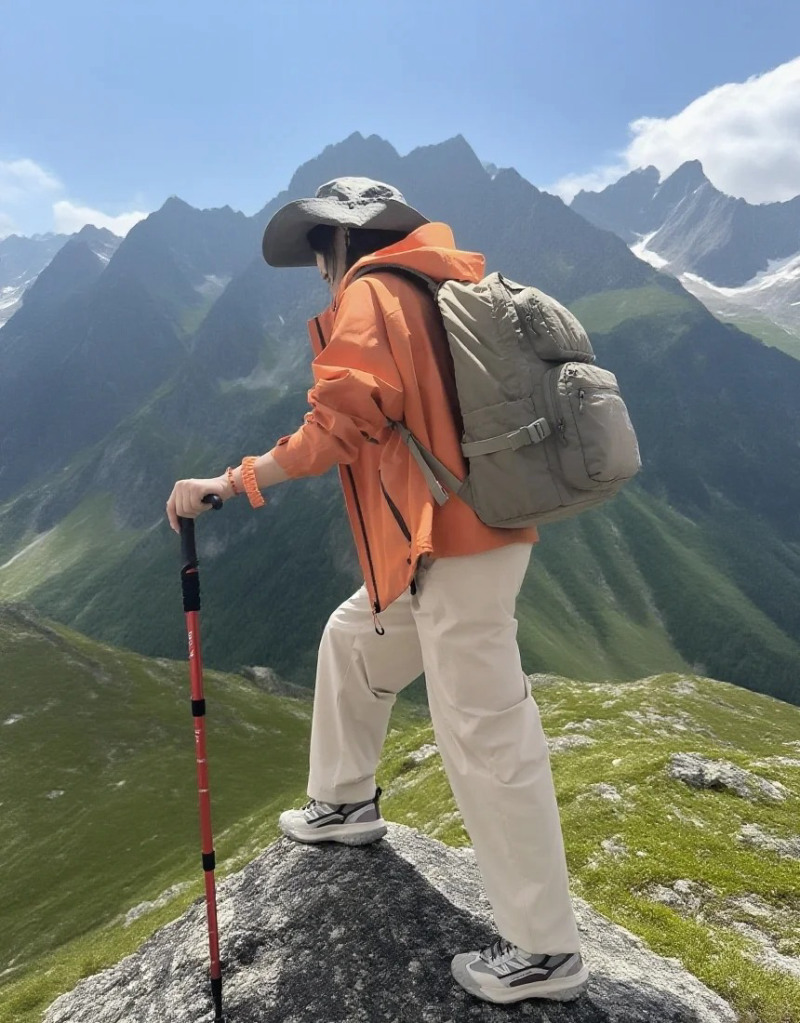 màu kem mặc với màu gì đẹp