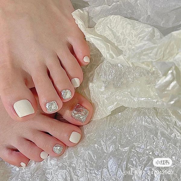 Top 100 mẫu nail chân cô dâu được yêu thích nhất