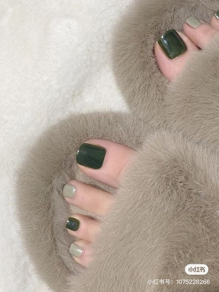 Tuyển chọn 200 mẫu nail chân màu xanh lá cây được yêu thích nhất
