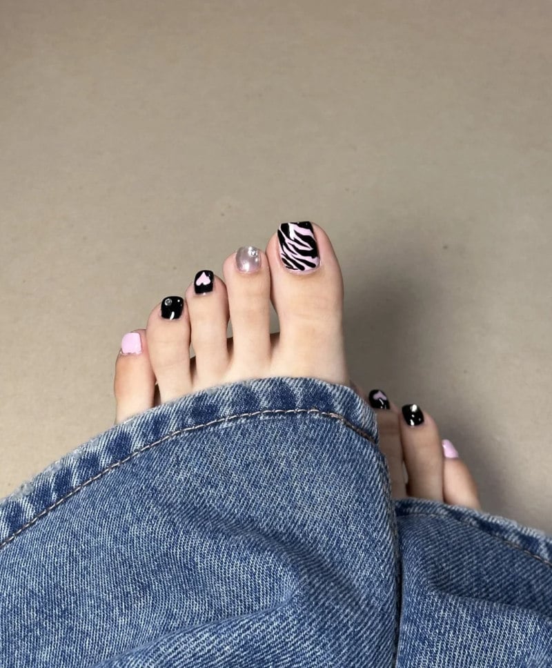 mẫu nail chân đơn giản