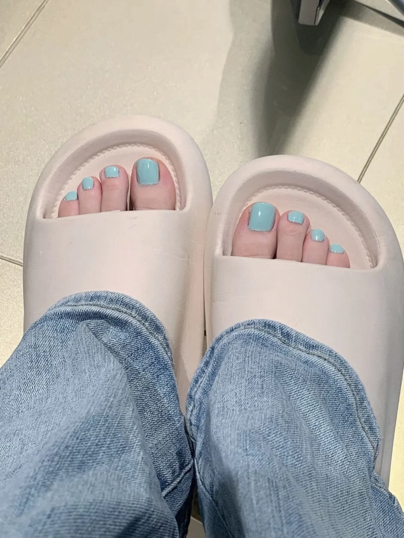 mẫu nail chân đơn giản