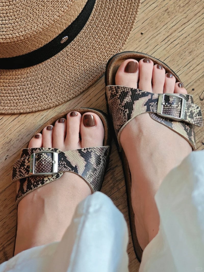 mẫu nail chân đơn giản