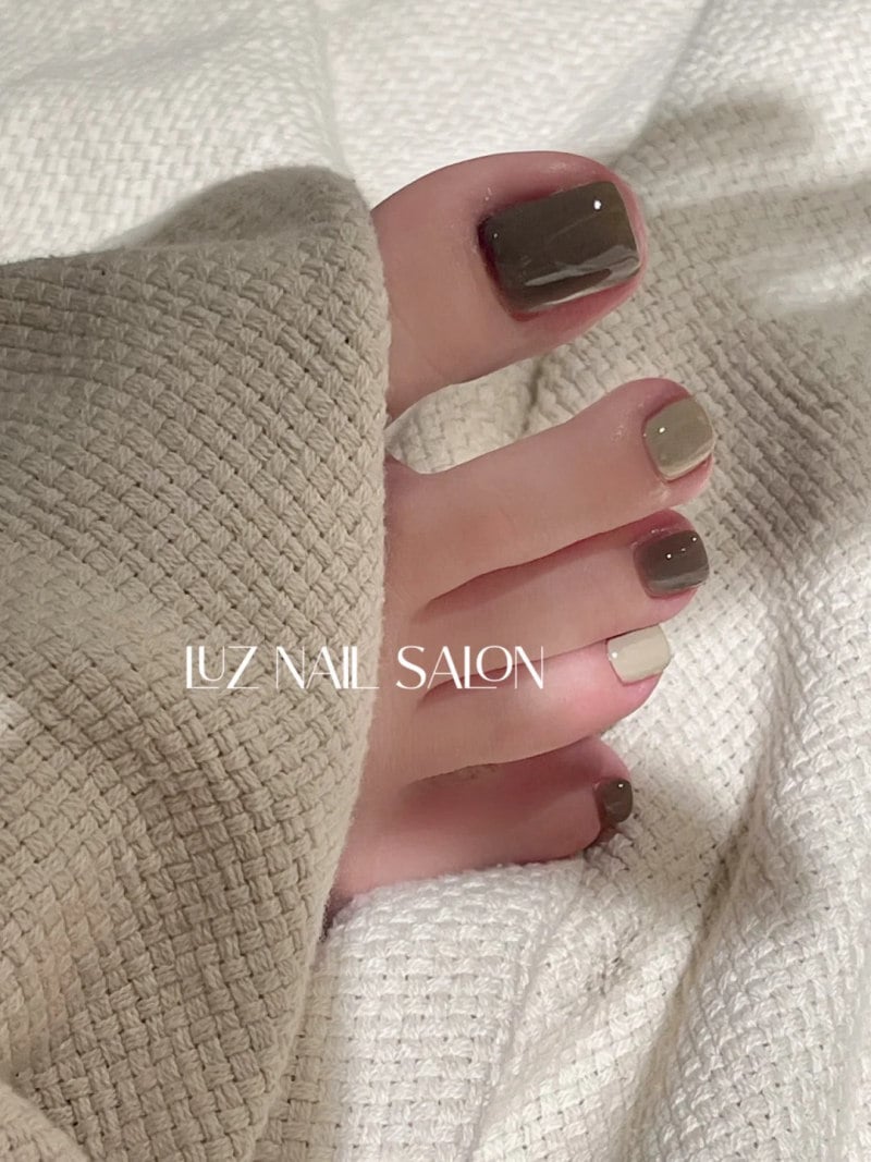 mẫu nail chân đơn giản