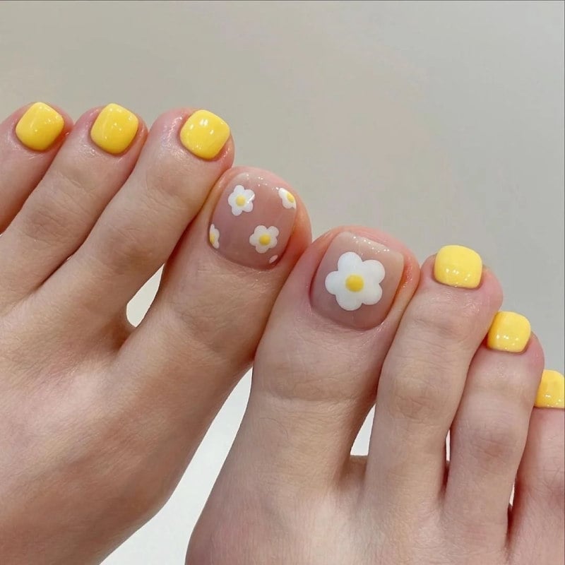 mẫu nail chân đơn giản