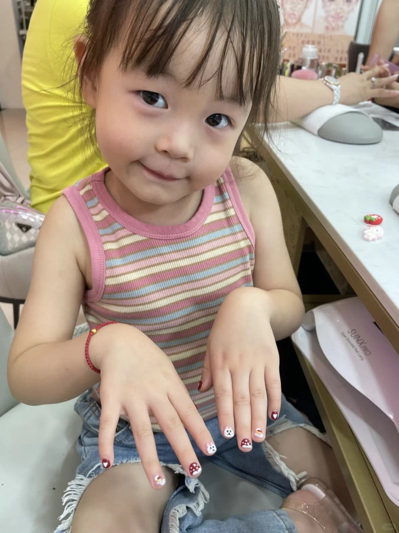 mẫu nail cho bé gái