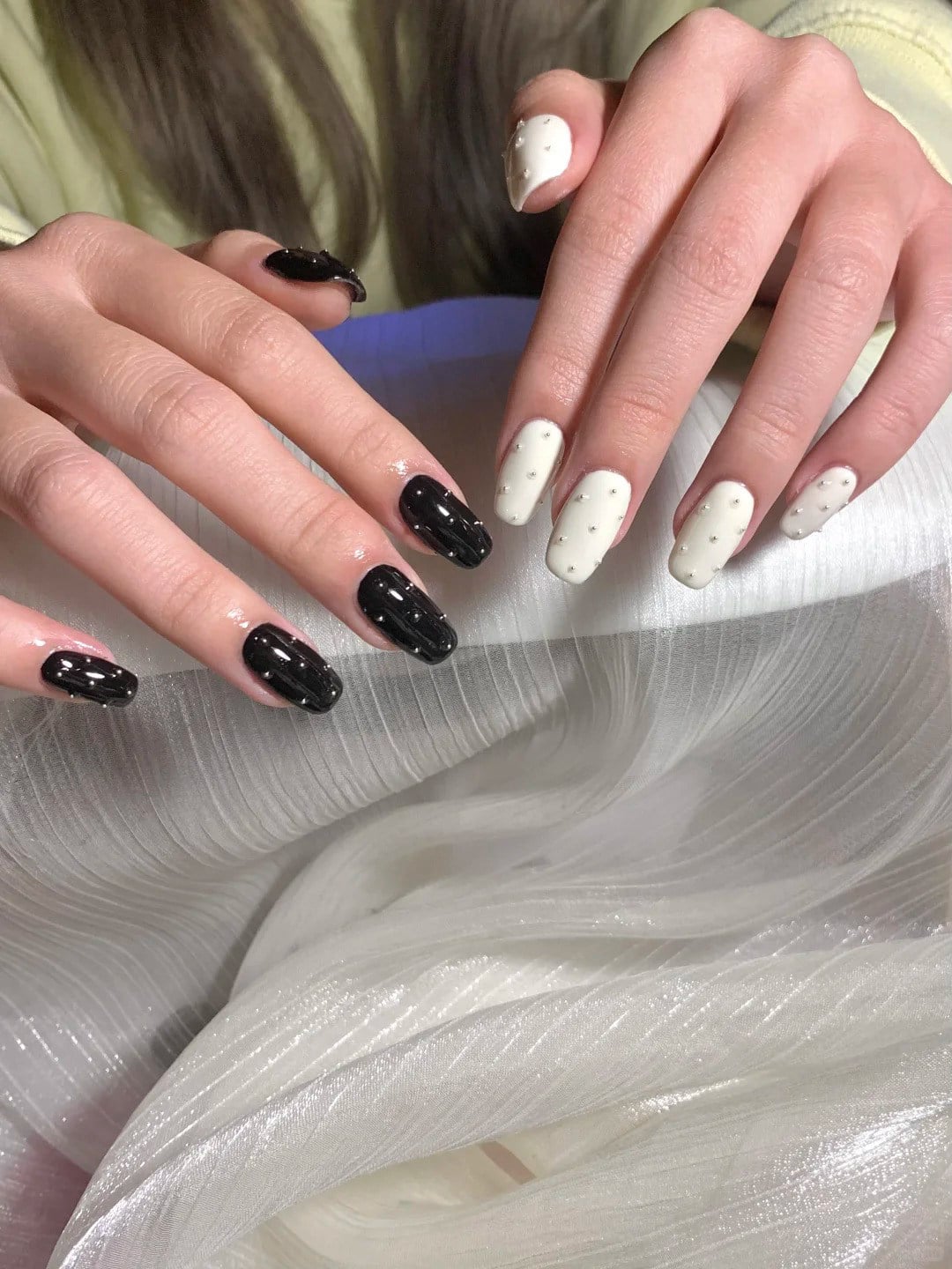 mẫu nail đen trắng