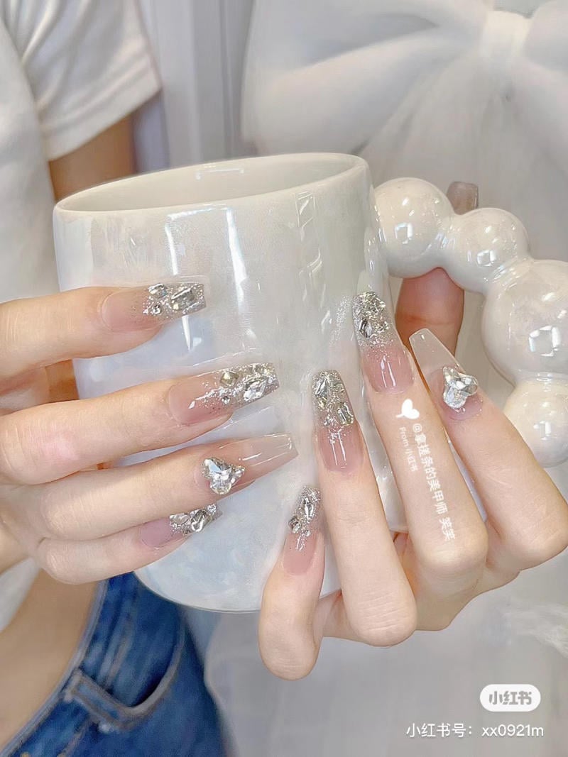 Tổng hợp 100+ mẫu nail đính đá sang chảnh cuốn hút - Zicxa | Nghệ thuật  móng tay, Thiết kế móng, Làm được rồi