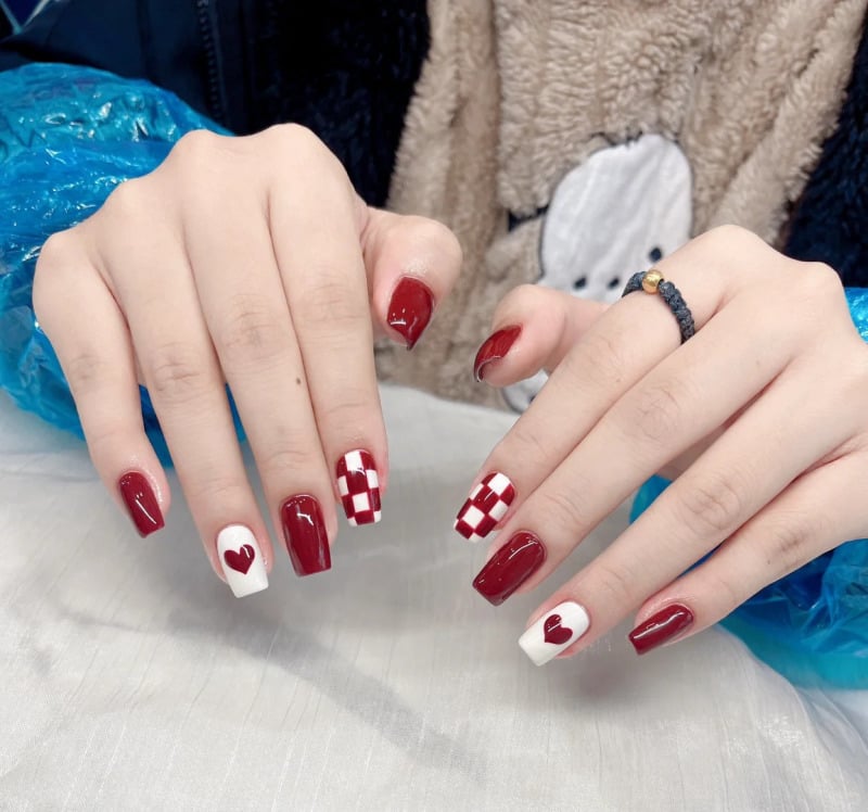 mẫu nail đỏ trắng