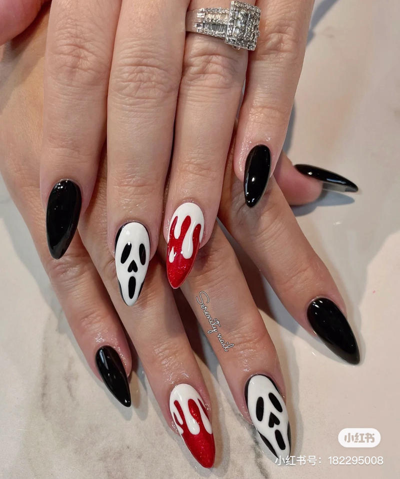 nail halloween xương đầu lâu