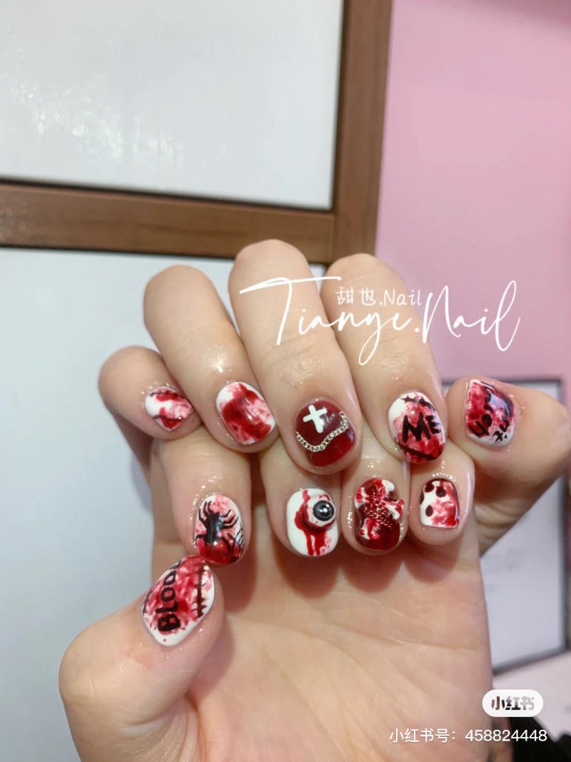 nail halloween máu