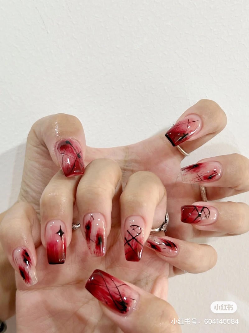 nail halloween máu
