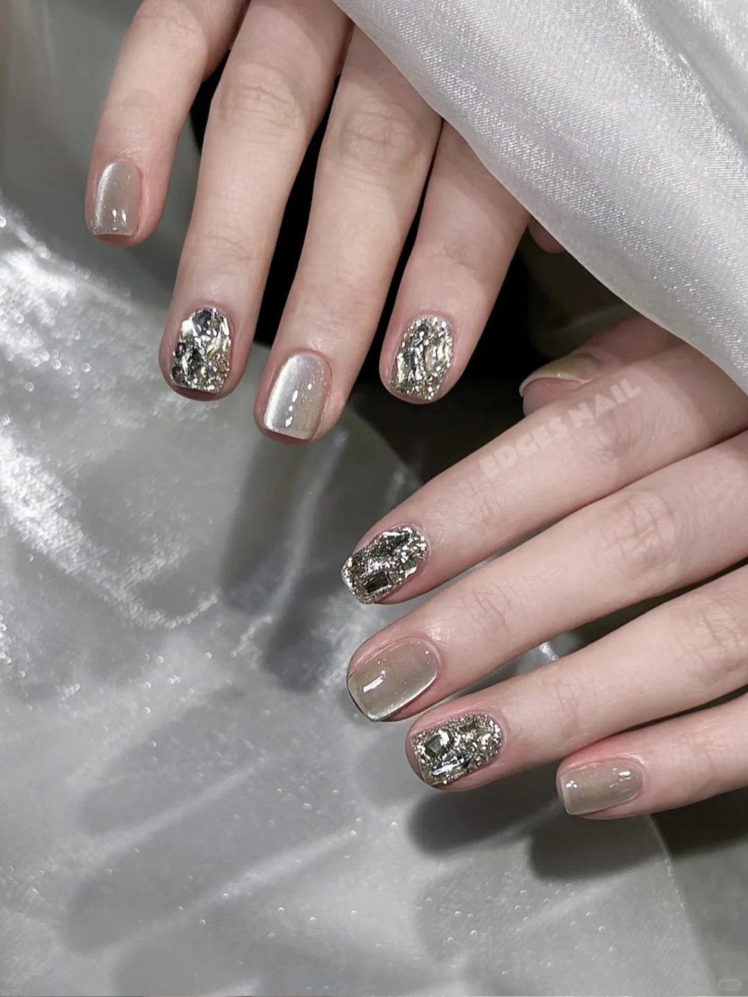 mẫu nail kim tuyến