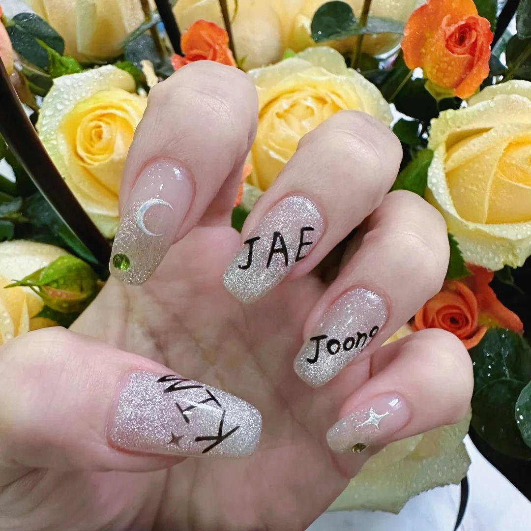 mẫu nail kim tuyến
