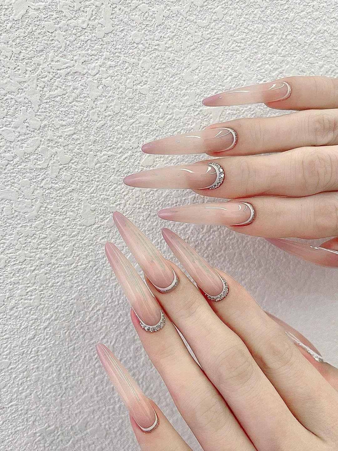 mẫu nail kim tuyến