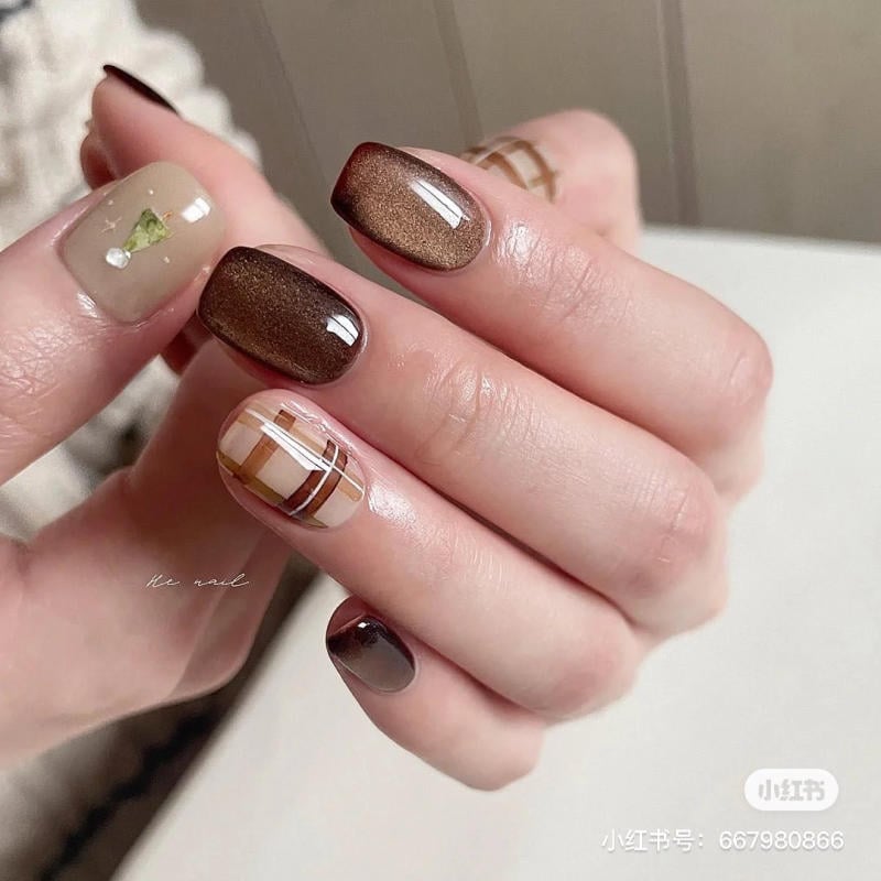 Nail đôi mắt mèo Noel