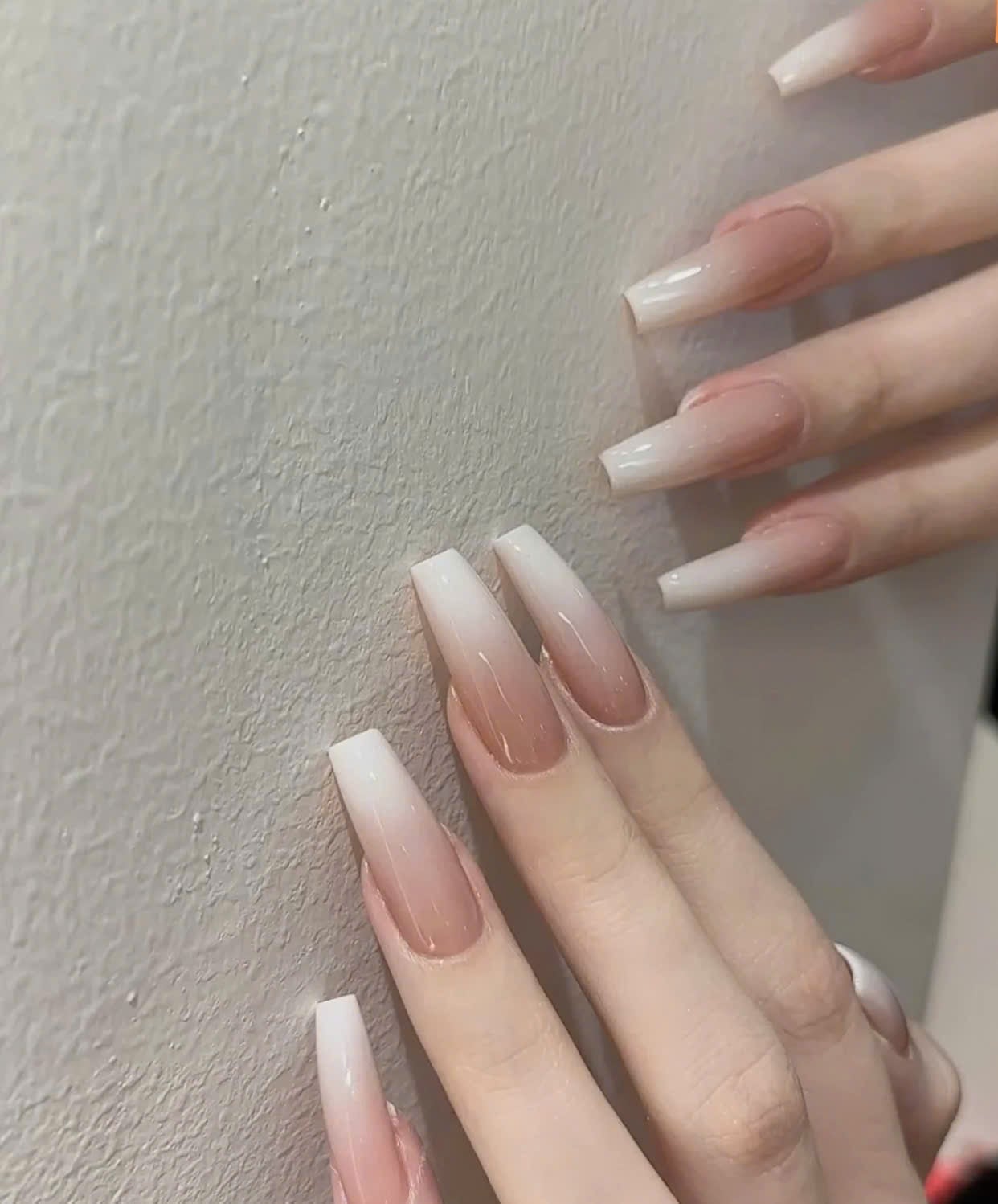 Nail màu nude ombre