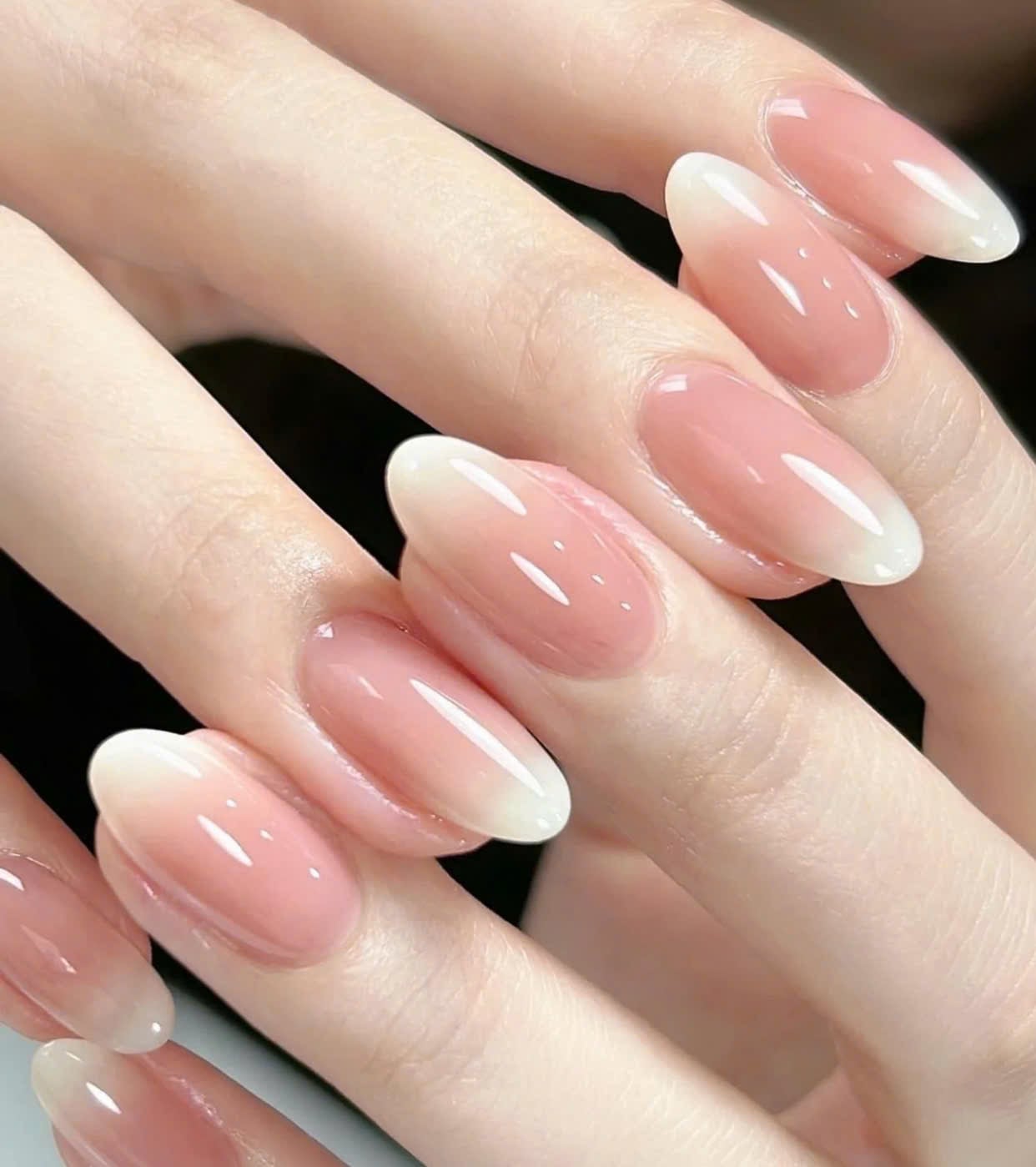 Nail màu nude trơn