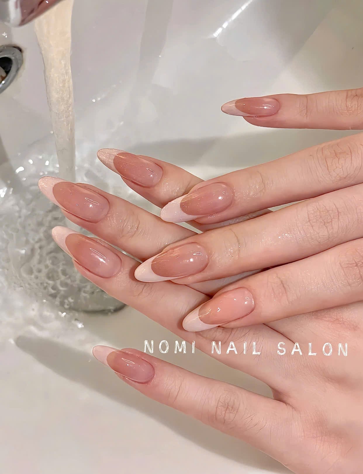 Nail màu nude đầu móng