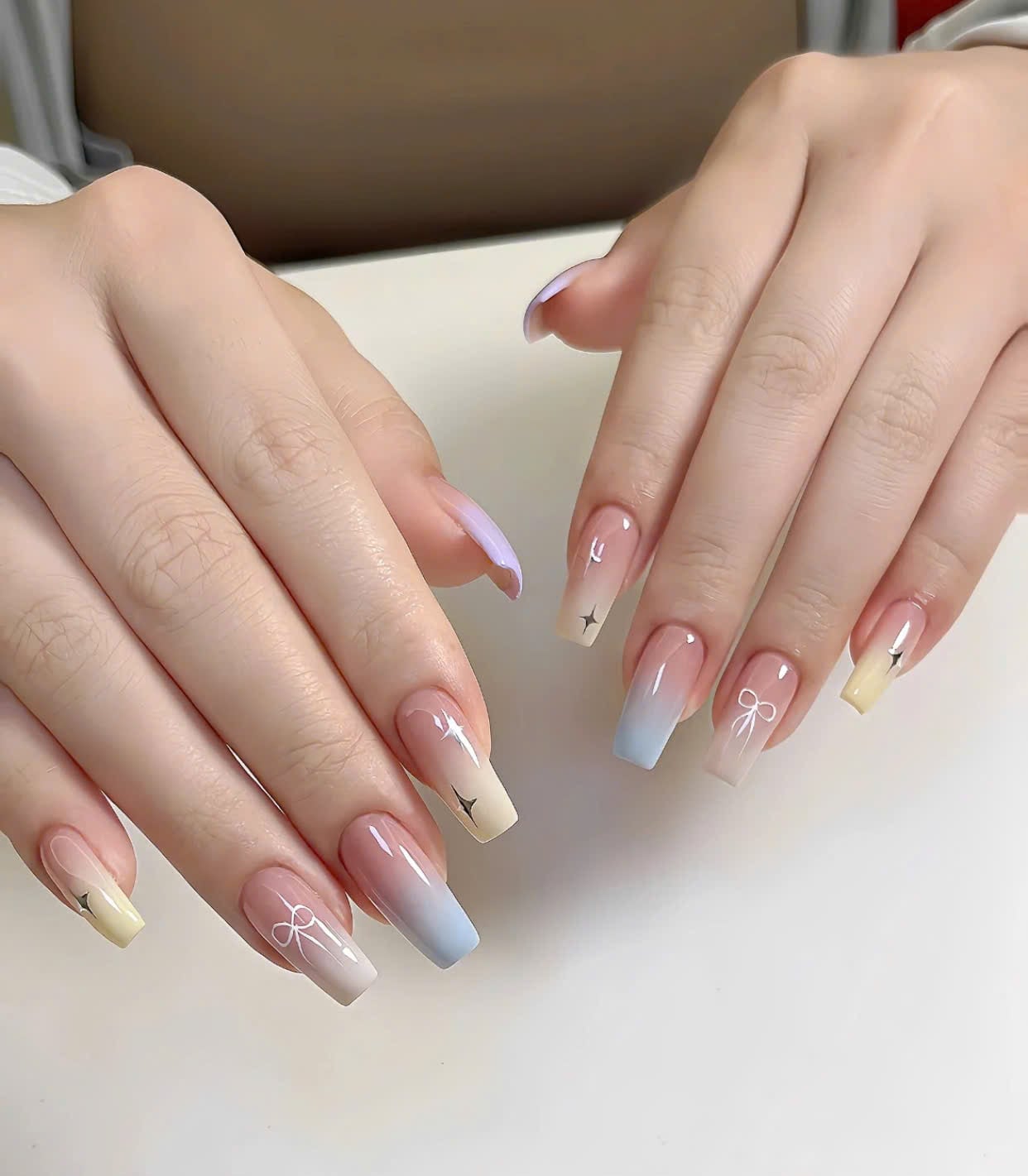 Nail màu nude mix màu