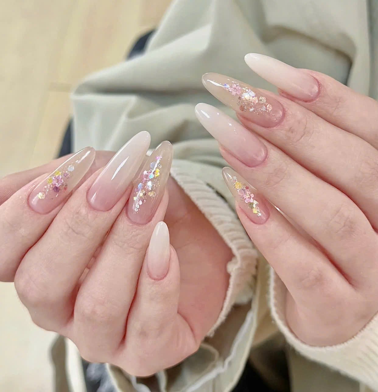 Nail màu nude xà cừ