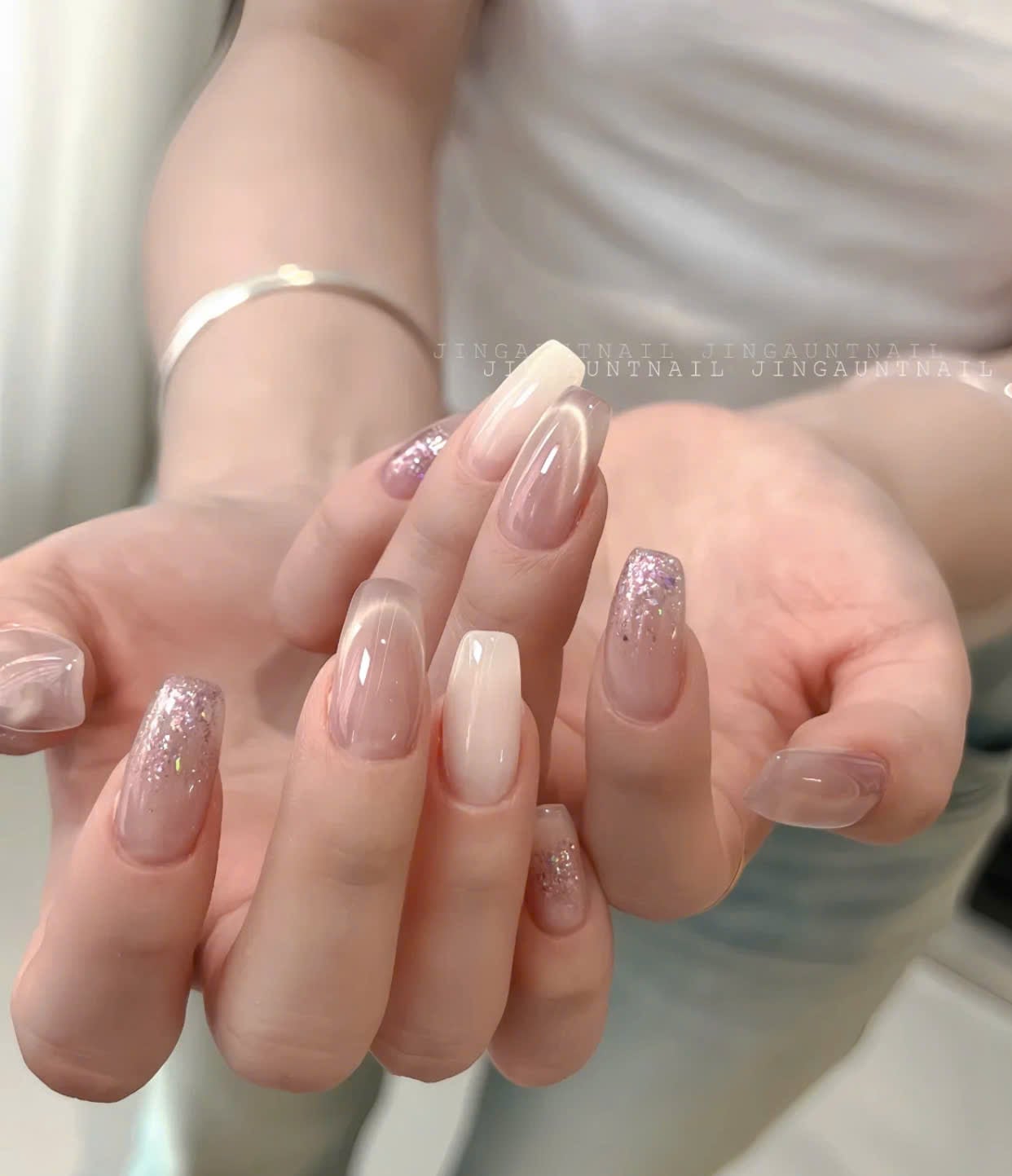 Nail màu nude nhẹ nhàng