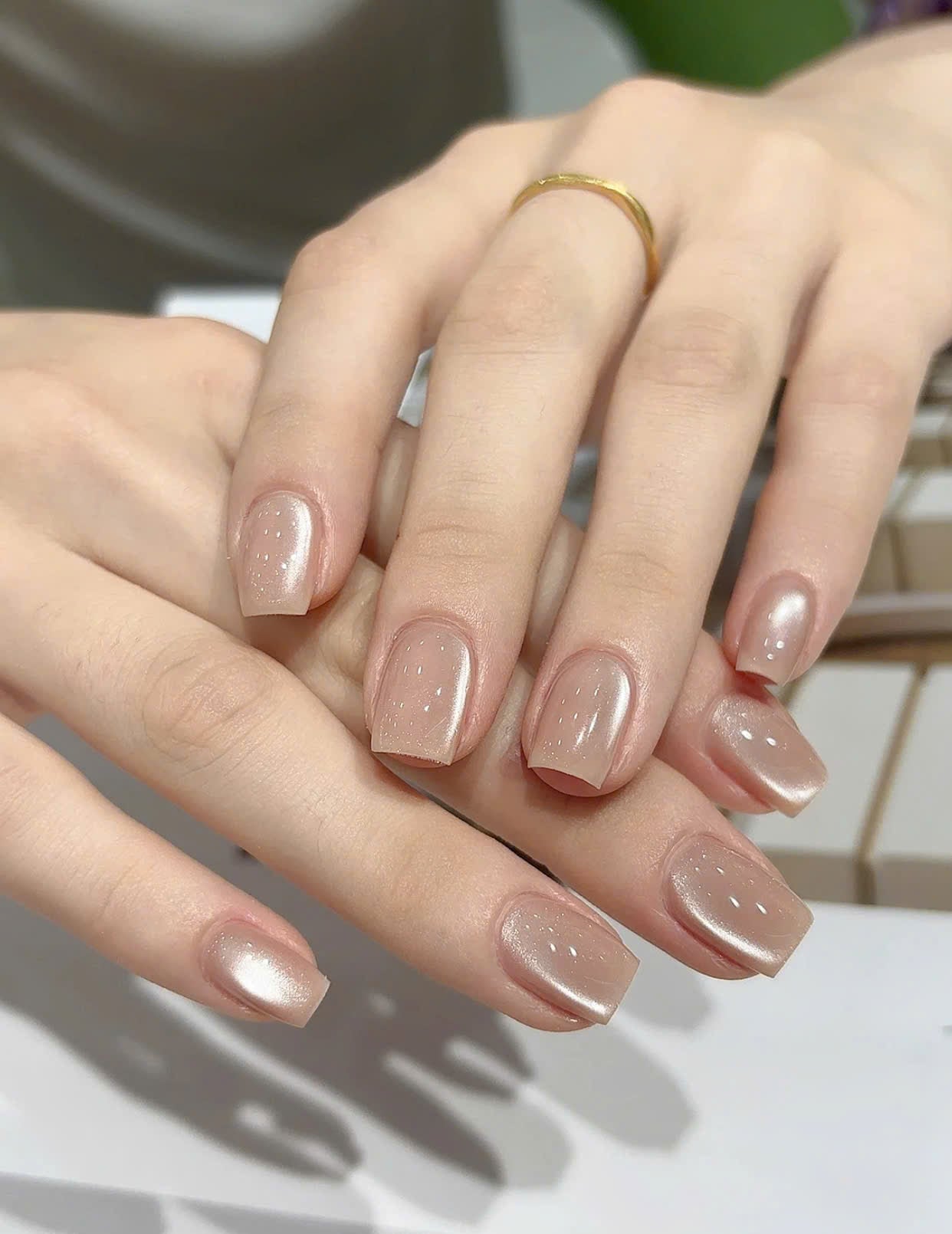 Nail màu nude móng ngắn