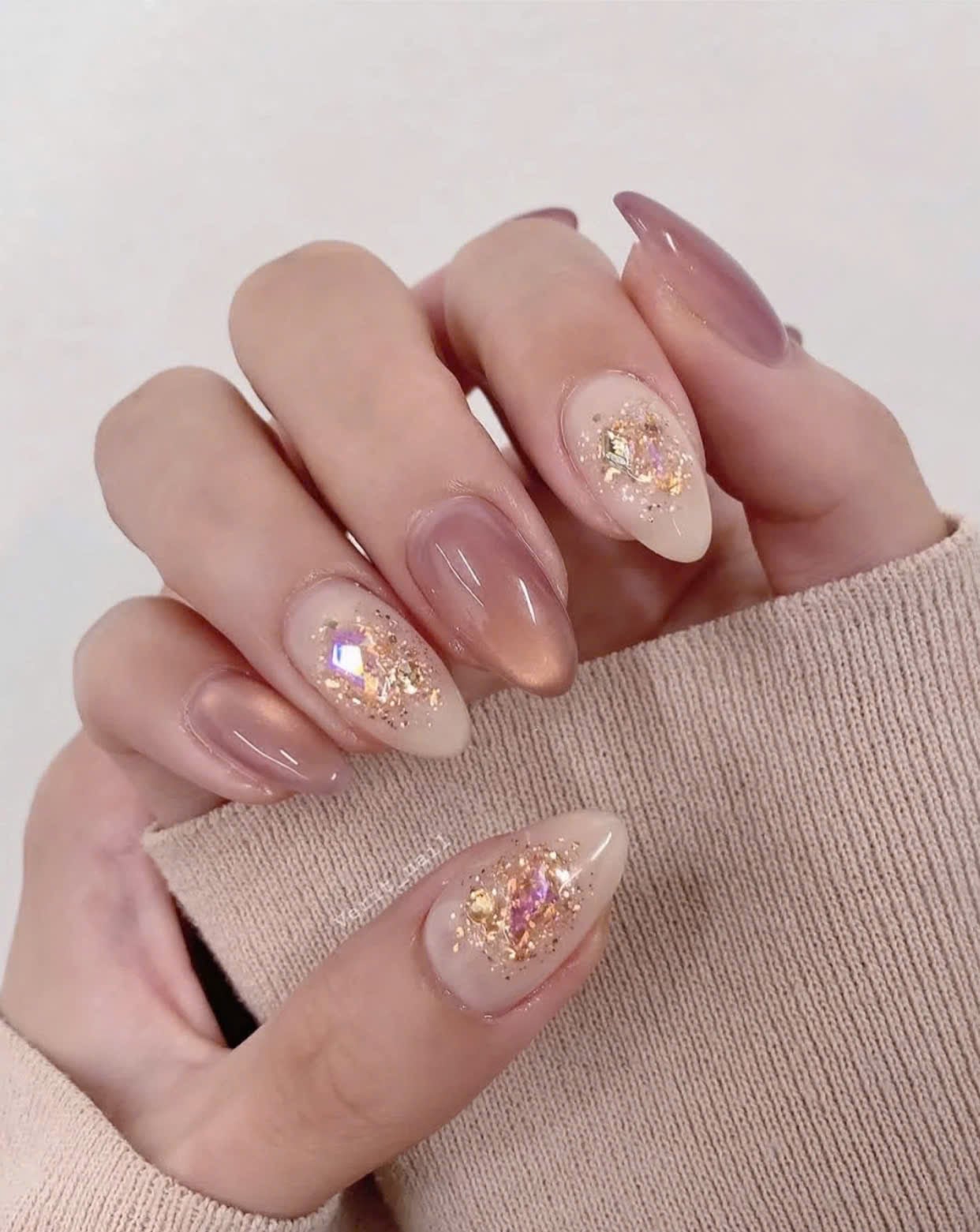 Nail màu nude nhẹ nhàng