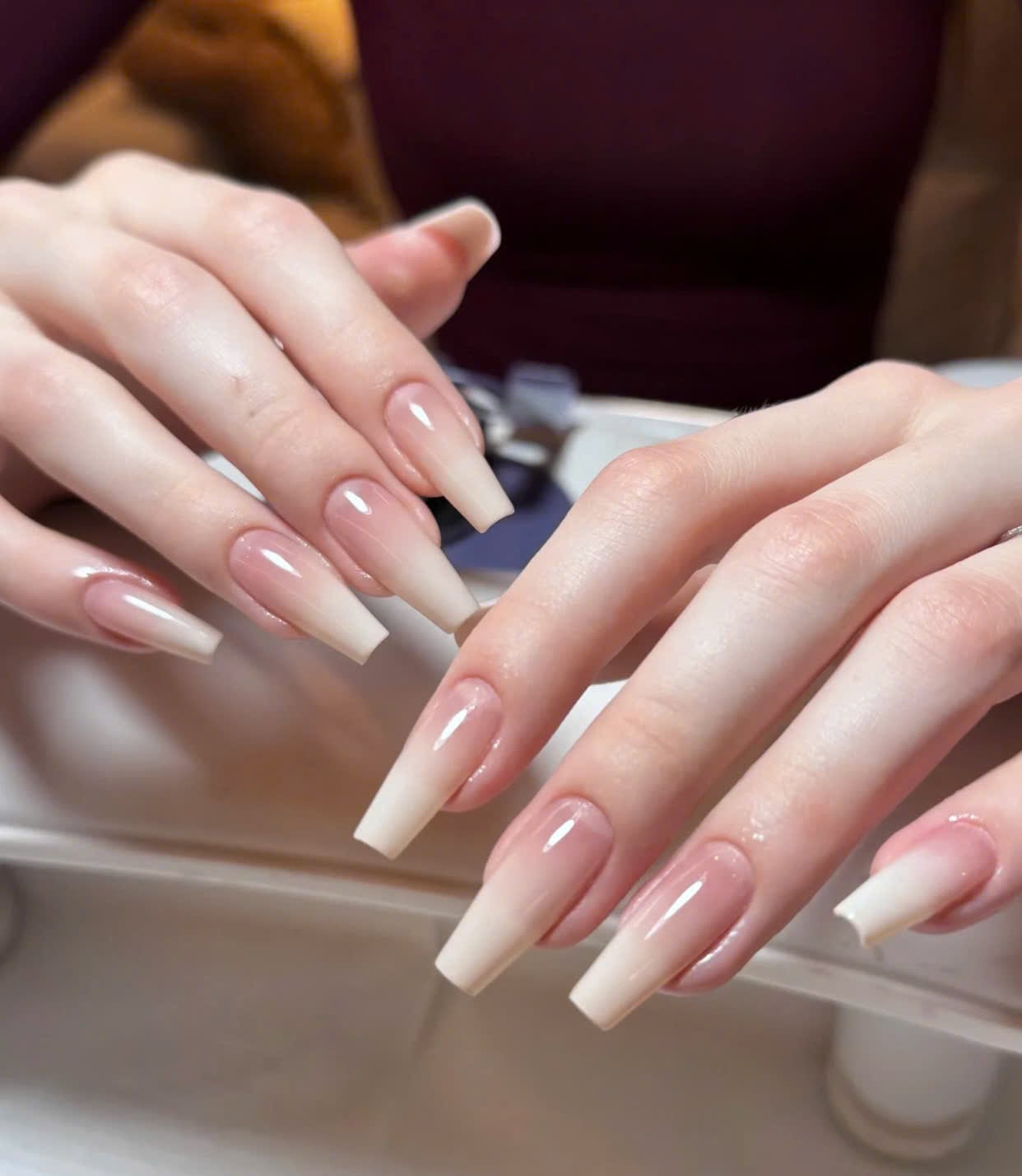 Tại sao nail màu nude luôn là 