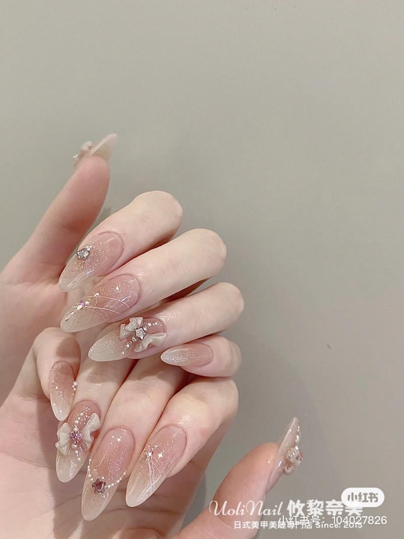 99+ mẫu nail móng nhọn tròn sang chảnh cho tay nàng thon dài điệu đà –  Cardina