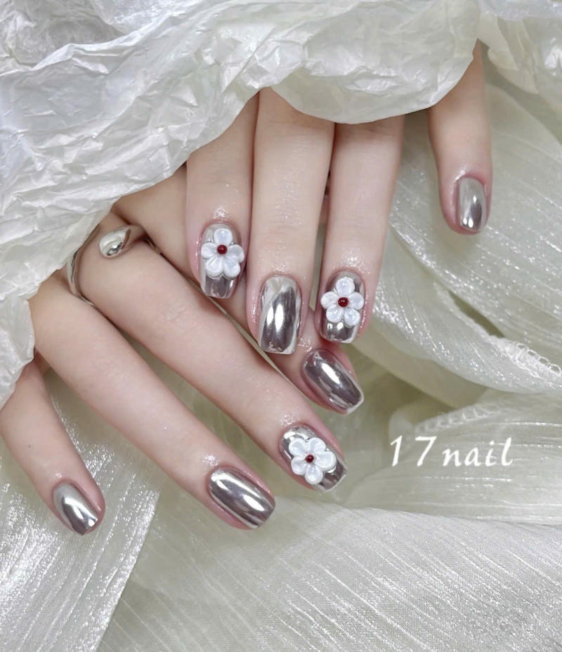 Kiểu nail sang chảnh tráng gương