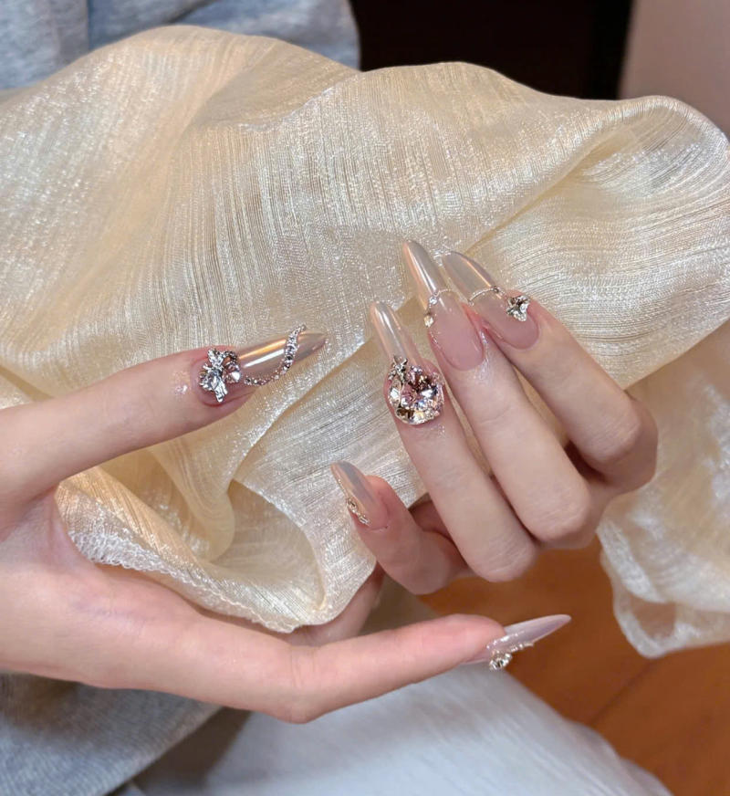 Kiểu nail sang chảnh tráng gương