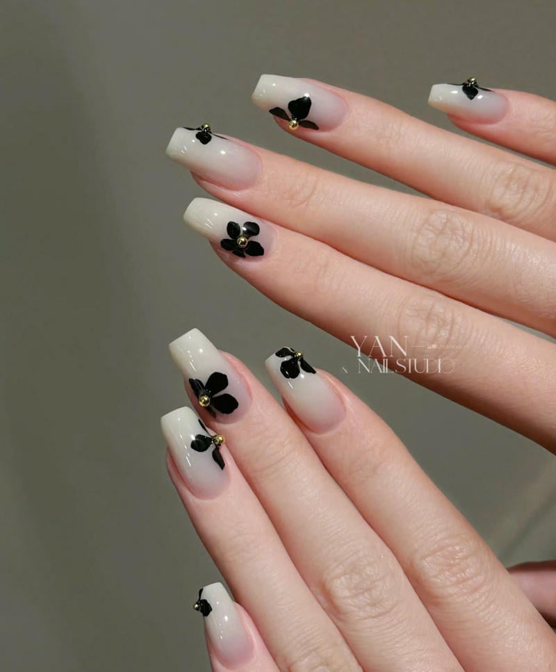 Nail French đầu móng cách điệu