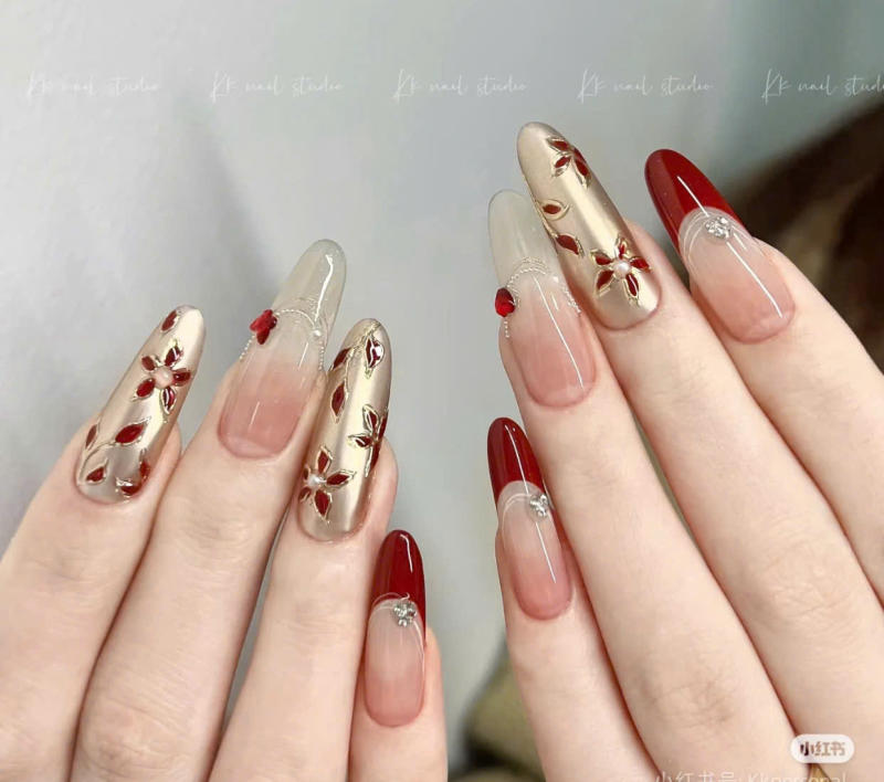 Mẫu nail nhũ kim tuyến tinh tế