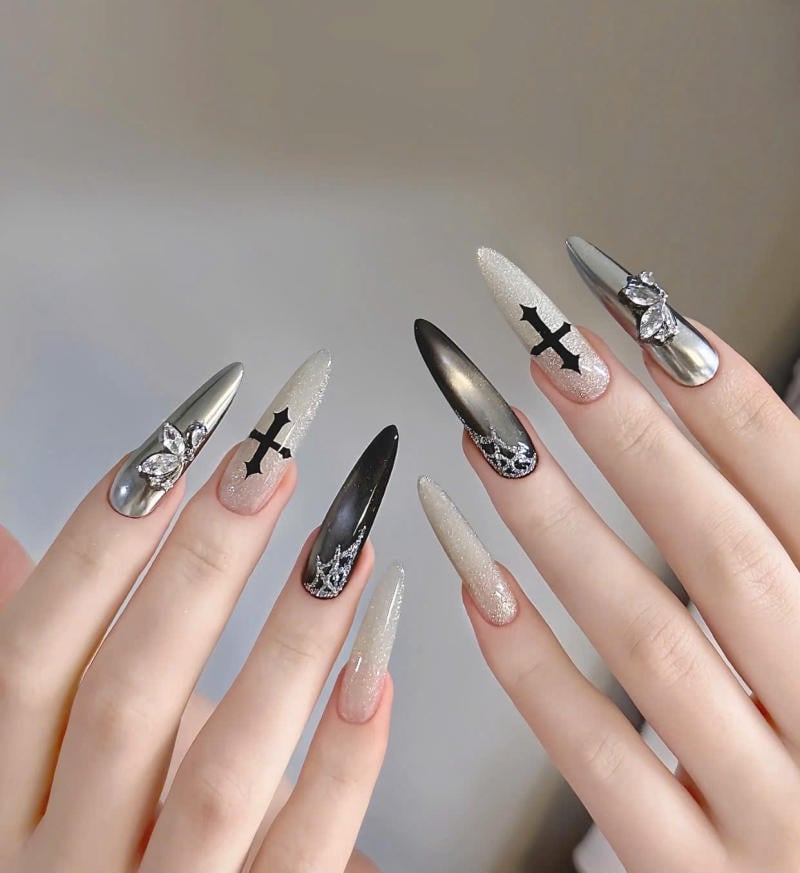 Nail đen sang chảnh