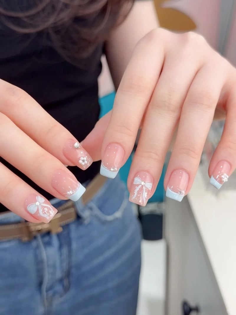 Thiết kế móng tay đẹp vẽ nơ nhỏ xinh