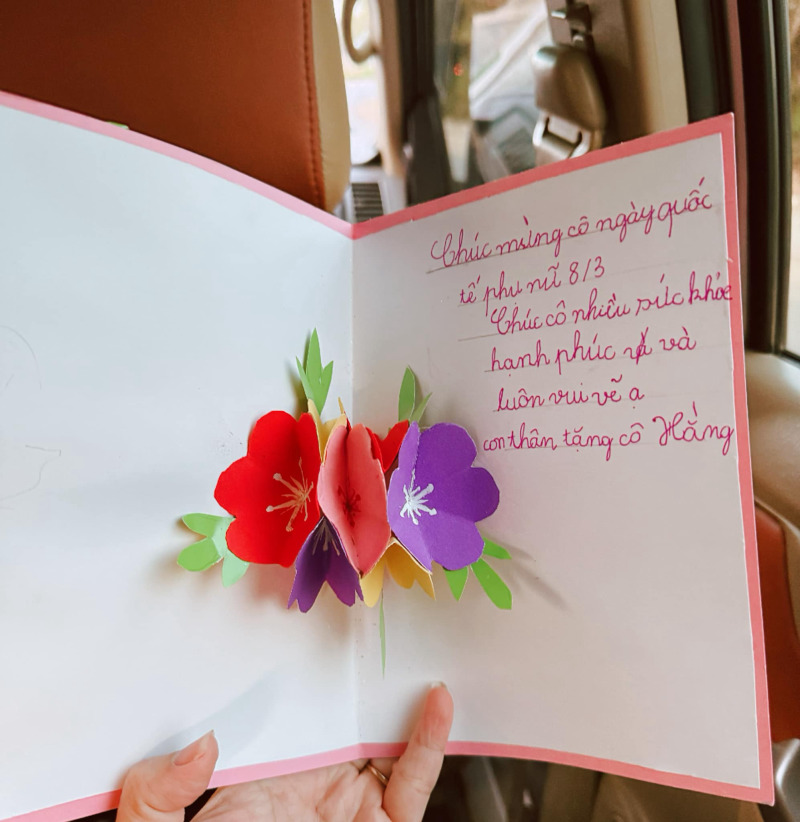 thiệp chúc mừng ngày 8/3