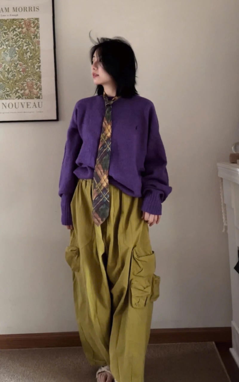 Màu tím mận và xanh rêu/olive