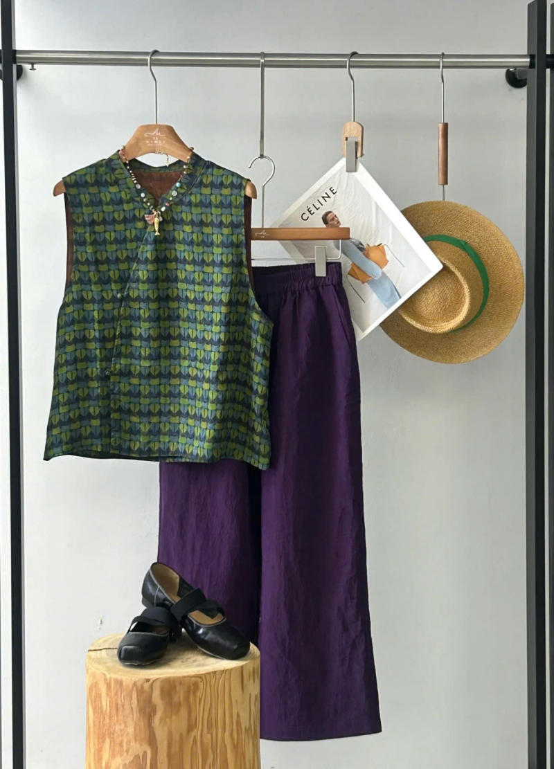 Màu tím mận và các họa tiết (kẻ sọc, hoa nhí, da báo)