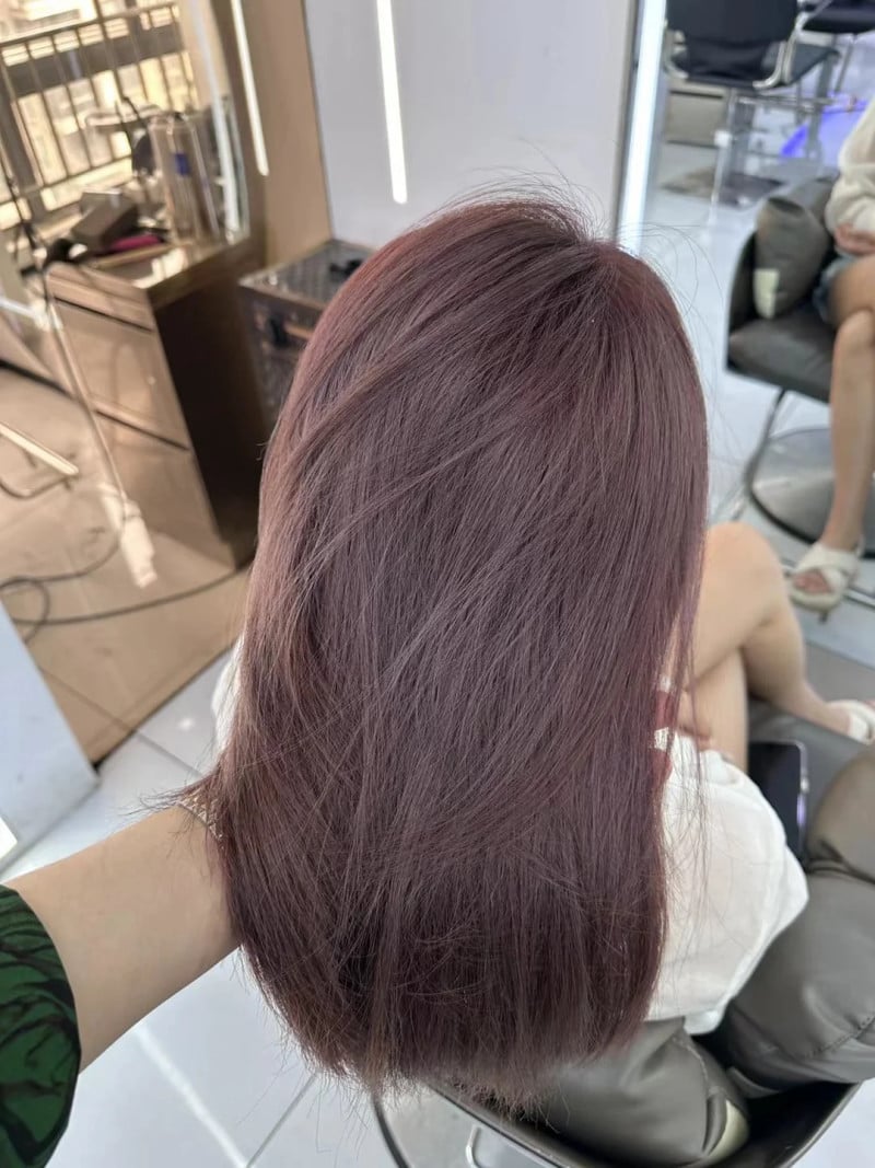 nhuộm tóc màu nâu trà sữa