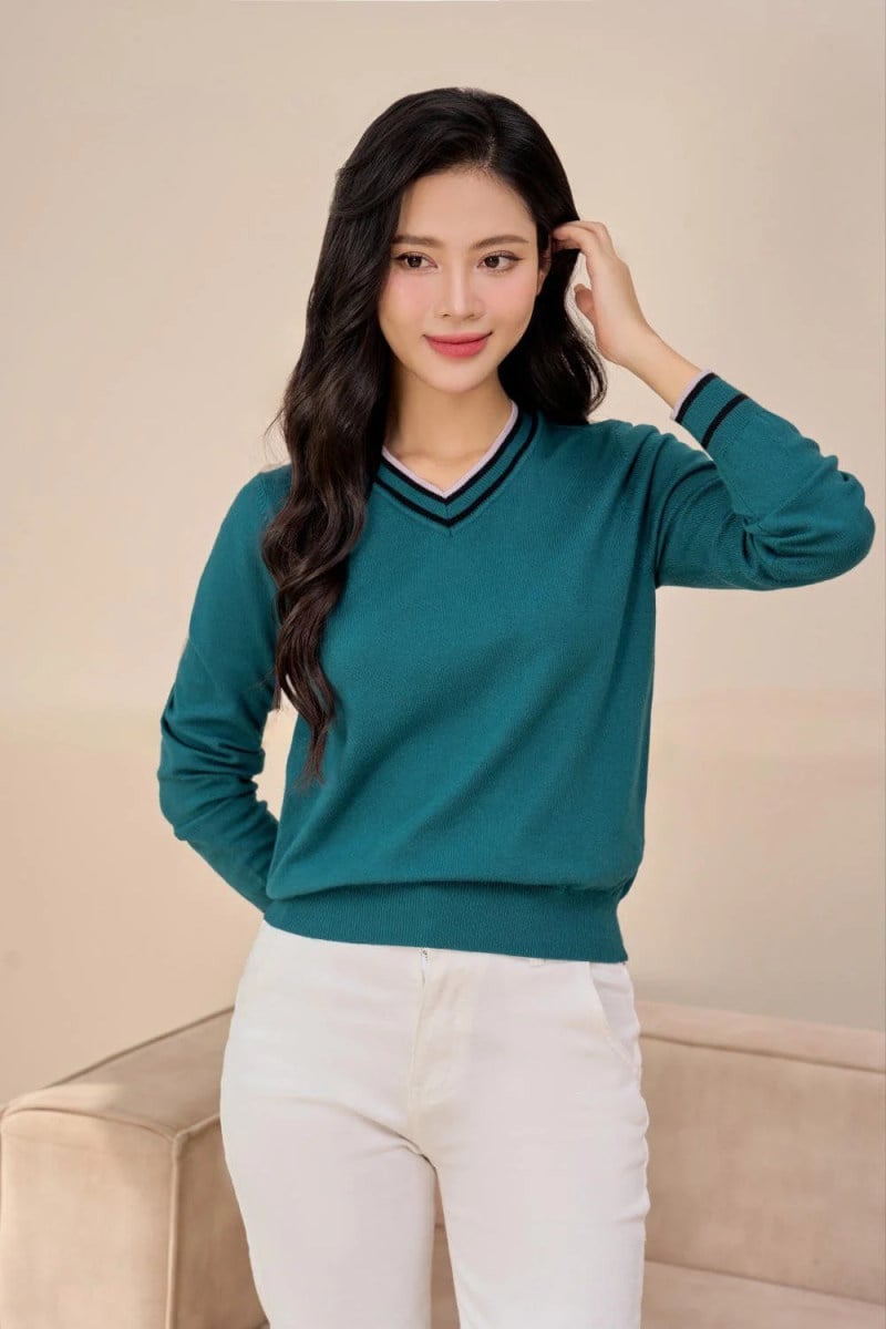 màu xanh lục phối với màu be