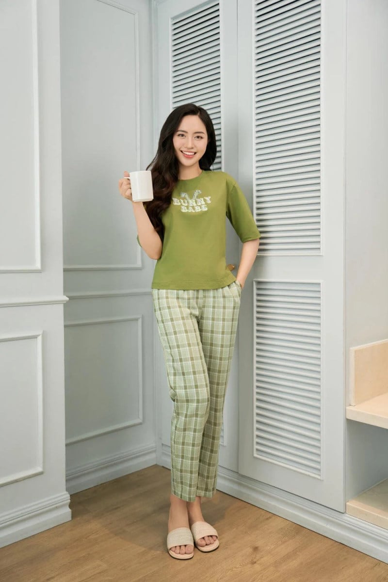 áo màu xanh lục