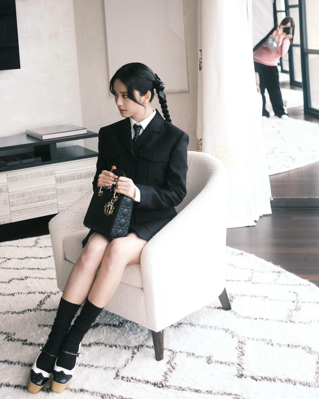 Cá tính lạnh lùng và khí chất tối giản