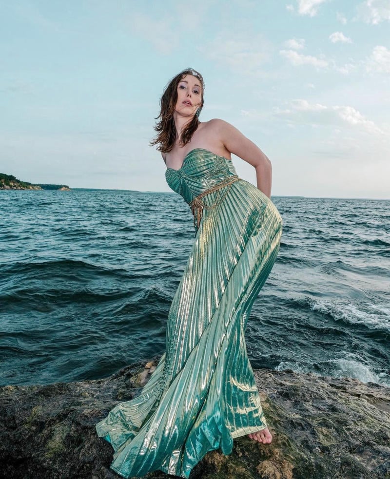 Chất liệu bay bổng và hiệu ứng thị giác độc đáo