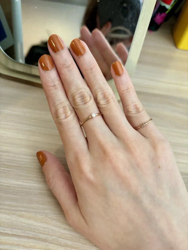những màu sơn móng tay làm trắng da