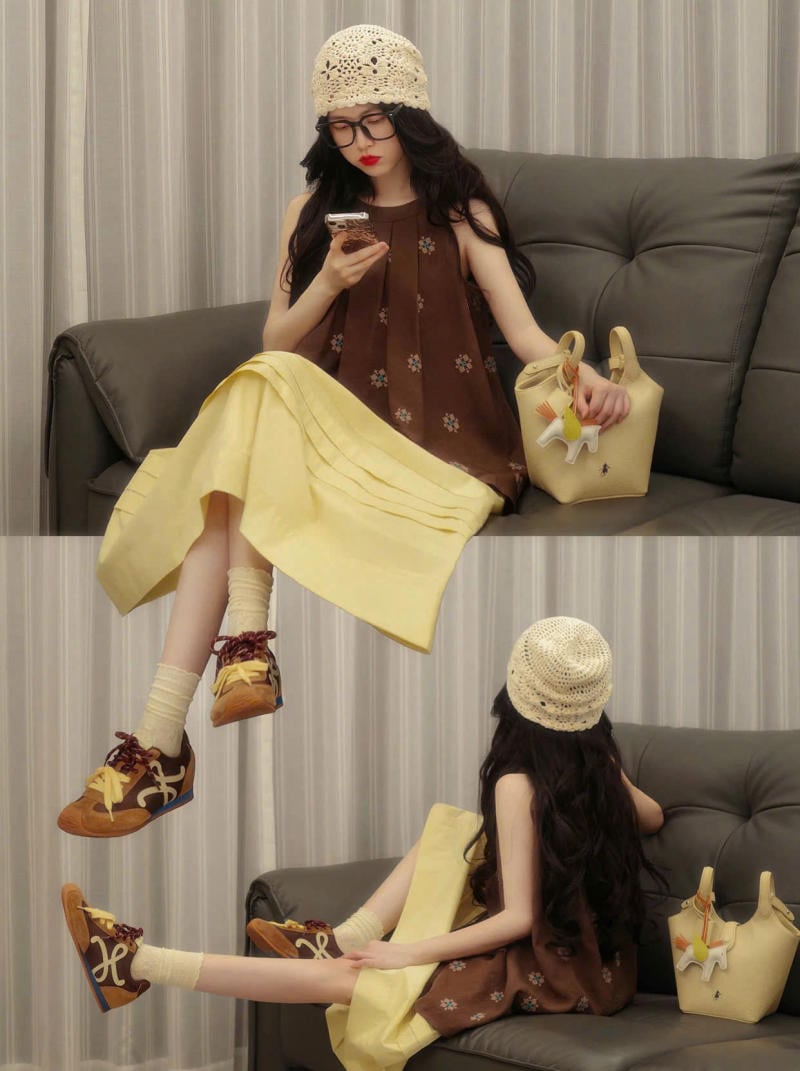 Chân váy màu vàng kết hợp với áo màu Nâu