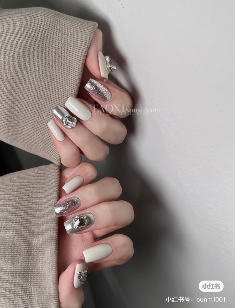 mẫu nail trắng